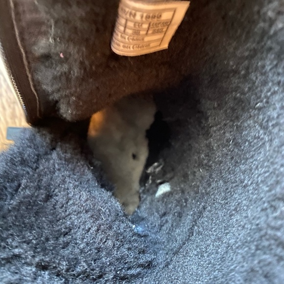 UGG Classic Boots - Picture 14 of 16